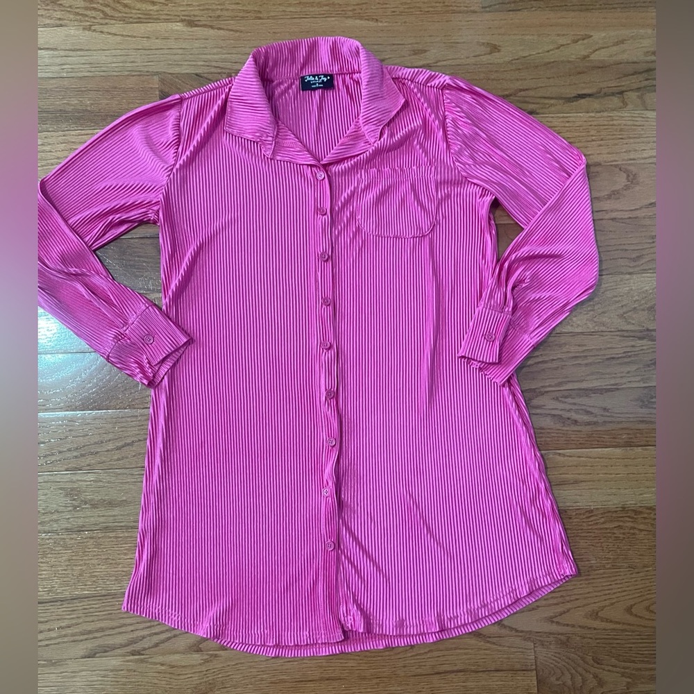 Women’s Top- Medium (pink)